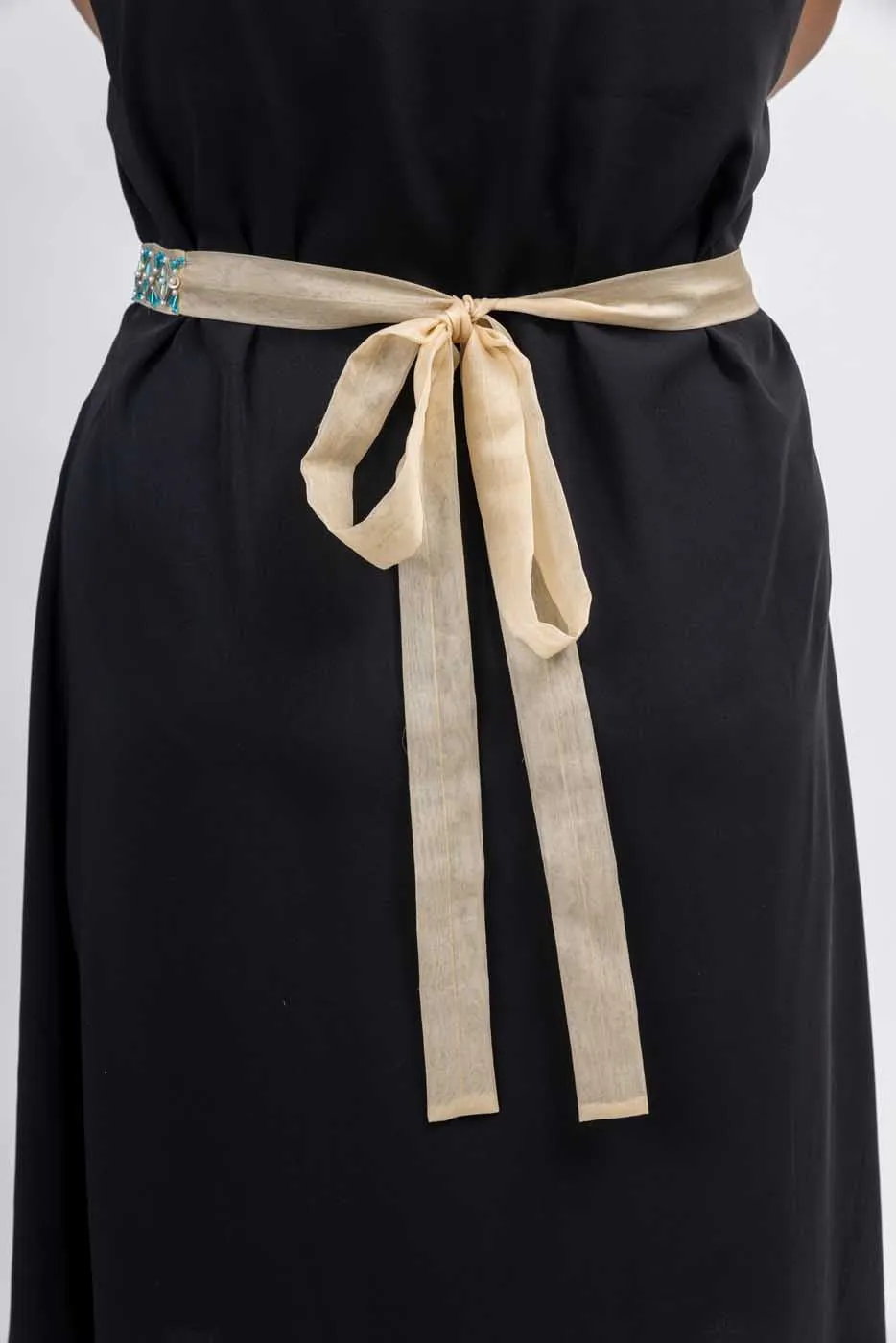 Floral Finesse Embroidered Belt